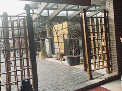 -冰冰龙虾·江湖菜·花园江景餐厅
