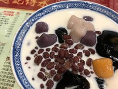 -赵记传承特色牛奶甜品(泉城广场店)