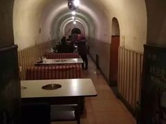 -洞庭洲·防空洞火锅·烧烤·铜锅涮肉(新百广场店)