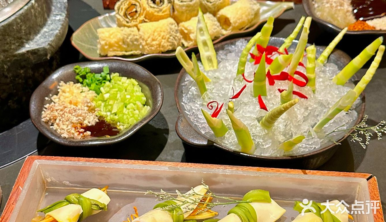 深圳！！云南菌子火锅！！太好吃咯！！