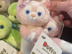 -小镇影院迪士尼小熊Duffy与他的朋友合影地