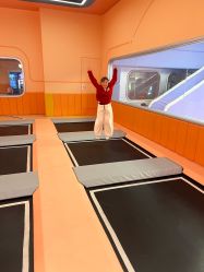 -嗨贝天地亲子乐园 · 生日派对·VR对战(万象城店)