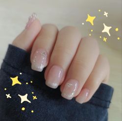-槿里日式美甲工作室
