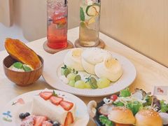 烟熏三文鱼蔬菜小汉堡-oh! by FINE cafe&canteen