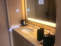 -铂逸梦秦酒店(横店梦幻谷店)