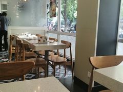 靠窗位-甜蜜蜜港式茶餐厅(虹梅店)