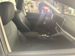 -比亚迪上海弘仁4S(杨浦店)