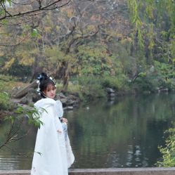 -一揽芳华汉服旗袍体验馆(拙政园店)