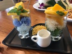 -Chom Cafe and Restaurant