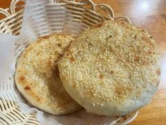 烧饼-刘记羊汤·烧饼夹肘子