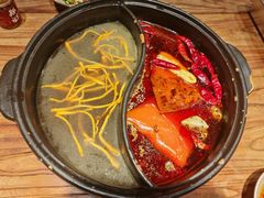 -郑记·古法黑砂锅串串(龙泉店)