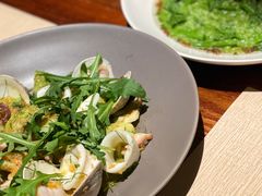 温热海鲜沙拉配牛油果-Mercato莫卡多露台餐厅与酒吧(K11店)