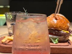-三勾JJJ Burger&Coffee(梅溪湖店)