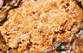 Lotus Leaf Steamed Pork Ribs with Sticky Rice