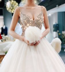 -艾米丽婚纱礼服