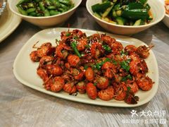 -巴厘龙虾·榜首油焖大虾(音乐学院·沿江酒馆店)