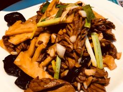 -泉畔人家·老济南经典鲁菜(大明湖店)