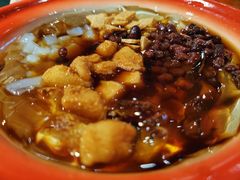 -爆炸头阿姨小四川正宗川味小吃(无任何分店)