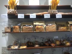 面包甜点陈列柜-雀食面包店(钟楼店)