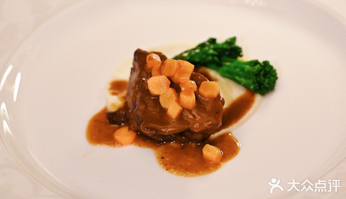 提前预订了TERRAZAS台阶红酒和酒店合作菜单