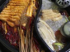 -灌县老妈砂锅串串香(万科红生活广场店)