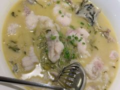 -严记小天府酸菜鱼(西四路店)