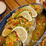 露营风餐厅吃冬阴功汤是怎么一个体验？