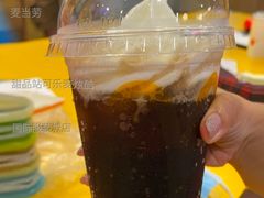 甜品站可乐麦炫酷-麦当劳(杭州国际服装城店)