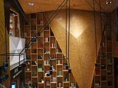 -新华里咖啡书吧(新华书店小寨店)