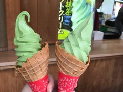 宇治抹茶冰淇淋-豆政(金閣寺境内売店)