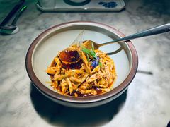 敲糖棒棒鸡-辛香汇·现炒川菜(淮海路百盛店)