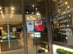 -顶东面包花园·生日蛋糕(世博店)