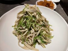 豆苗凉拌豆腐丝-金鸭季·北京烤鸭(深业上城店)