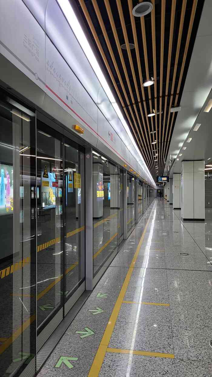 胜利门(地铁站)-"一号线胜利门地铁站就在书院弄附近,没有三.