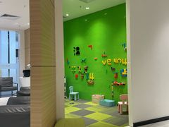 -瑞尔齿科(上海长风大悦城店)