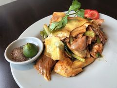 -大头虾越式风味餐厅(光明广场店)