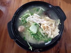 -丽虹云南过桥米线(兴工街店)