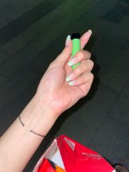 -花岐款式专研健康美甲沙龙