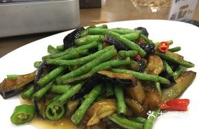 Minced Pork with Green Beans and Eggplant Strips