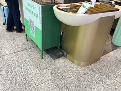 -星巴克(上海虹桥站2A检票口)