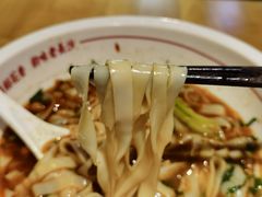 招牌红烧牛肉米粉-呷佬·长沙手工米粉(金沙江路店)