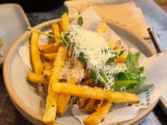 黑松露帕玛森芝士带皮薯条-O'mills Sourdough Bakery&Bistro(永嘉路店)