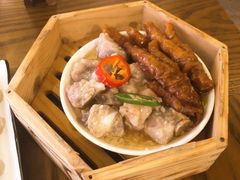 排骨拼凤爪-彩蝶谷美食廊·粤式经典南番顺·铁板烧烤泰风味(广州长隆酒店)