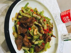 小炒黄牛肉-雅和生态渔庄·宜城锅巴饭(龙灵山公园店)