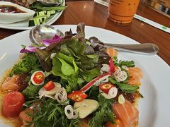 -Chom Cafe and Restaurant
