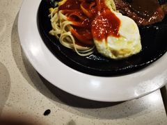 -汤姆家的牛排意面披萨(新城市广场店)