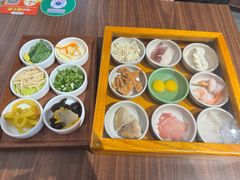 -良米山·云南野生菌过桥米线(上海首店)