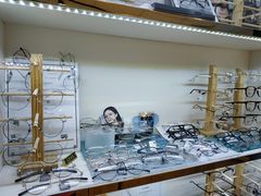 -MiRi眼镜·蔡司·星趣控·尼康控优点视觉合作店(南京东路店)