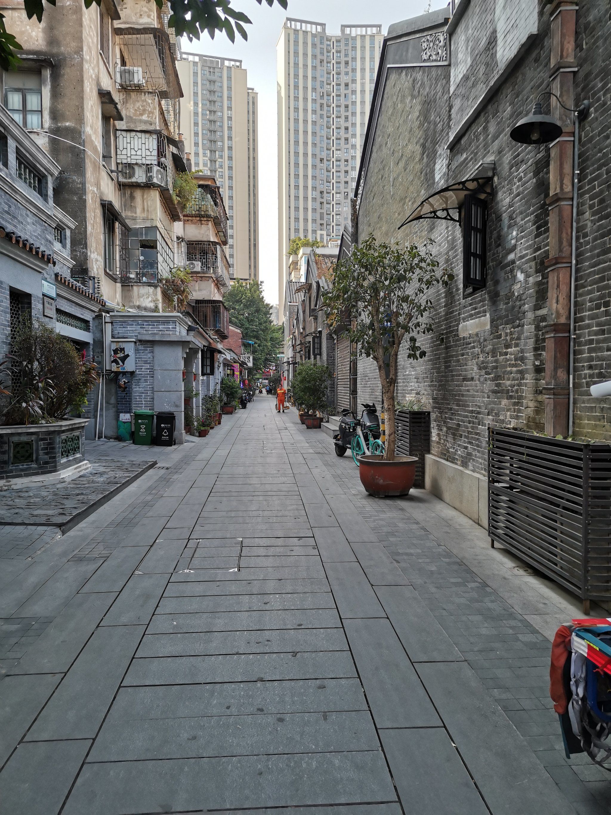 探索未知的小巷子