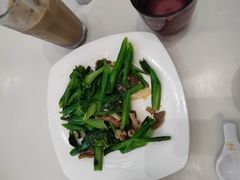 拍蒜油渣炒芥兰-太兴餐厅(小径湾店)